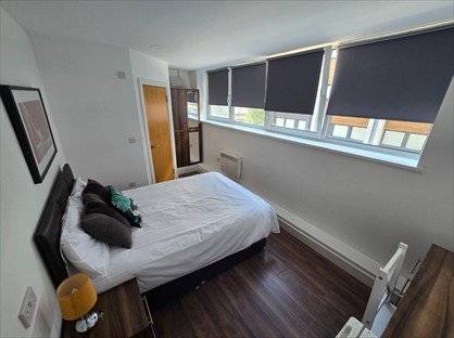 Studio Flat, The Midway, ST5
