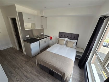 Studio Flat, Upper Hillchurch Street, ST1