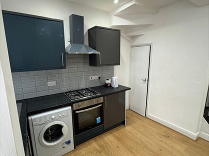 2 Bed Terraced House, Autumn Avenue, LS6