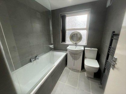 Room in a Shared House, Hadassah Grove, L17