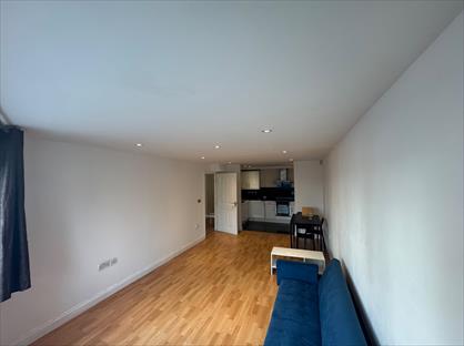 2 Bed Flat, Gateway Court, SM1