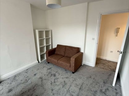 1 Bed Flat, Saxon Place, YO31