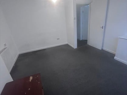 1 Bed Flat, Huntly Road, L6