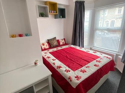 6 Bed Detached House, Grange Avenue, RG6