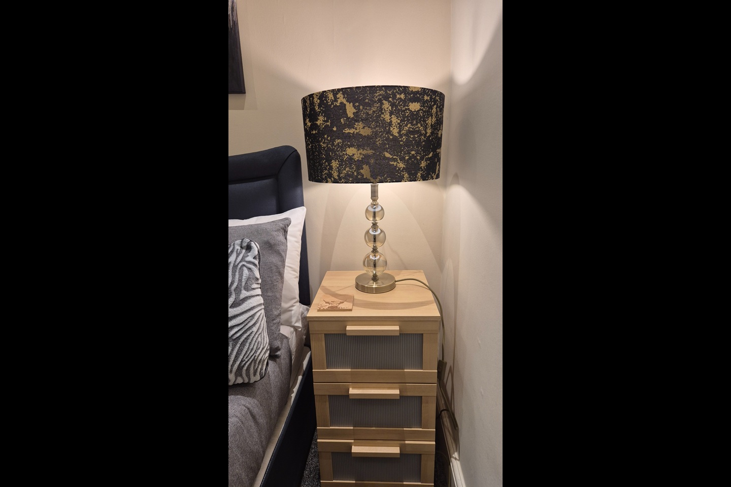 1 Bed Flat, Parliament Square, EH1 photo 5