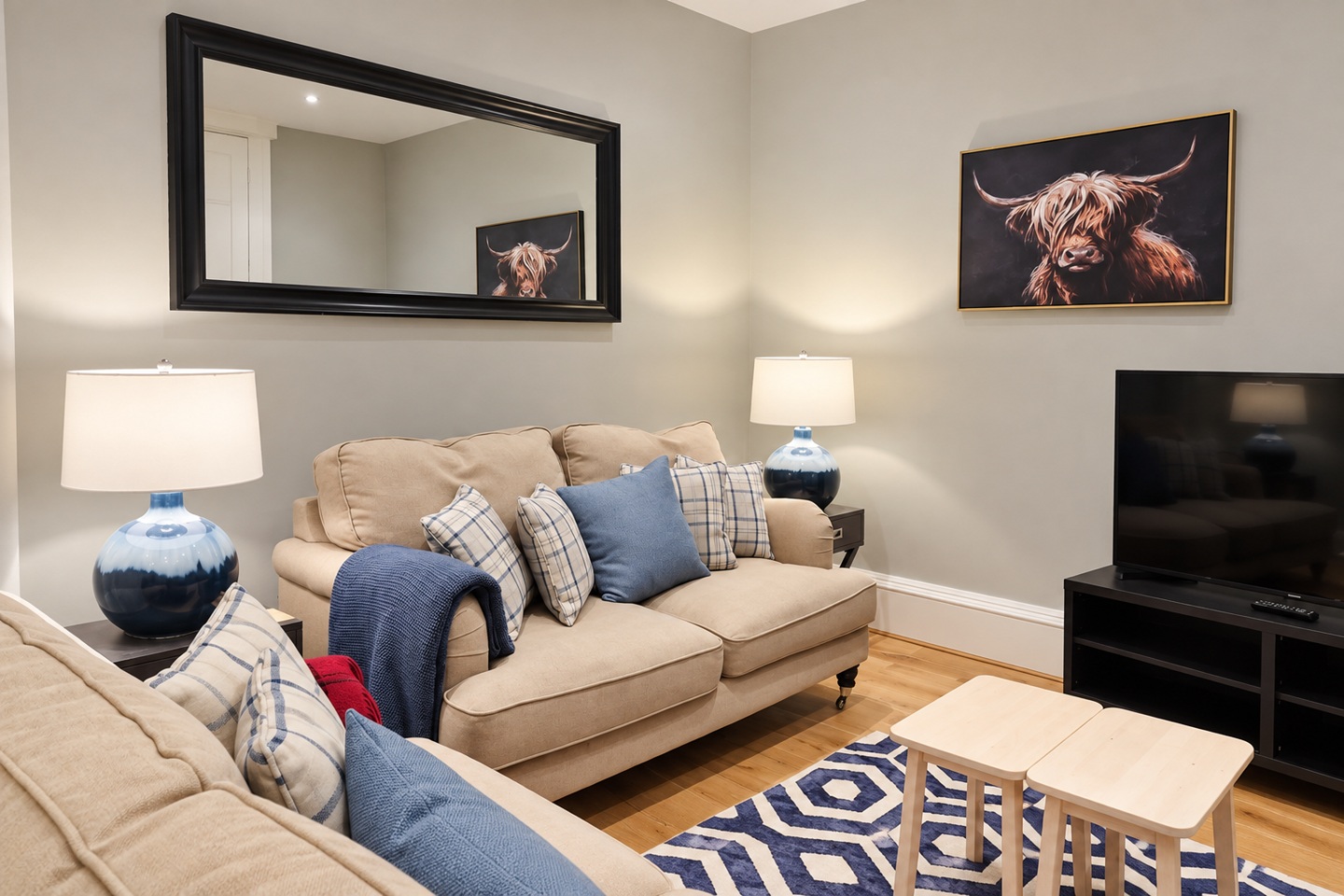 1 Bed Flat, Parliament Square, EH1 photo 2