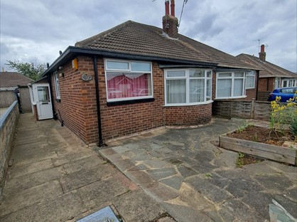 2 Bed Bungalow, Kennerleigh Walk, LS15
