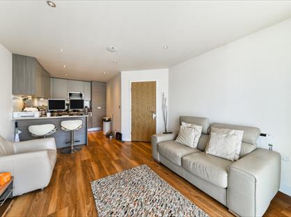 2 Bed Flat, Curtiss House, NW9