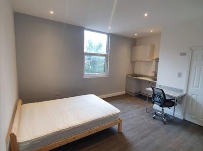 Studio Flat, Walker Street, NG2