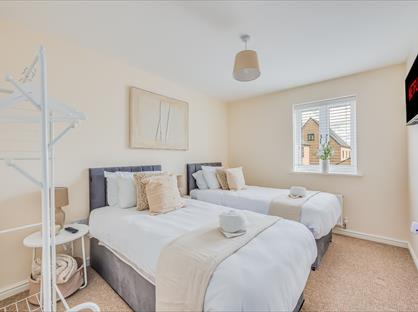 4 Bed Detached House, Triumph Way, MK10