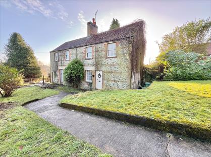 3 Bed Detached House, Chapel Street, BA12