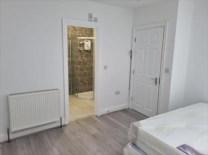 Room in a Shared House, Eversleigh Road, E6