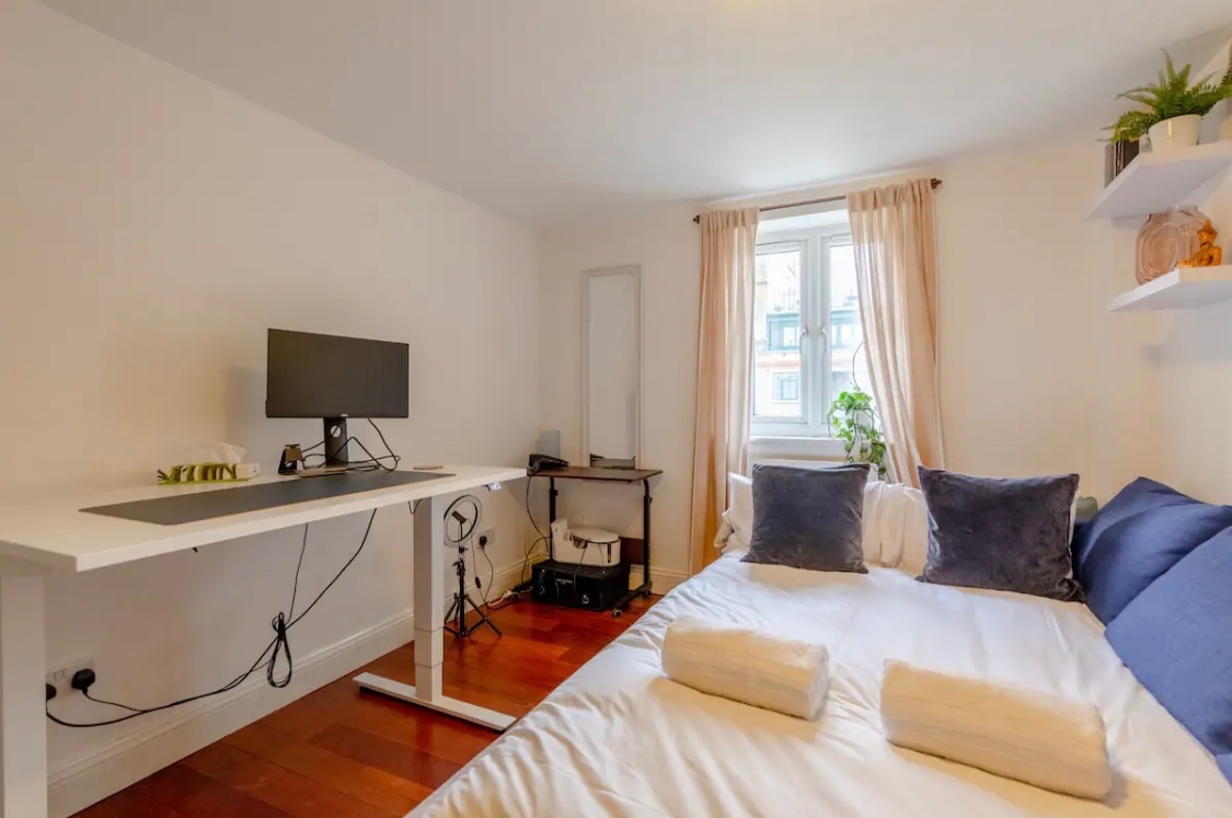 2 Bed Flat, Calder Court, SE16 photo 4