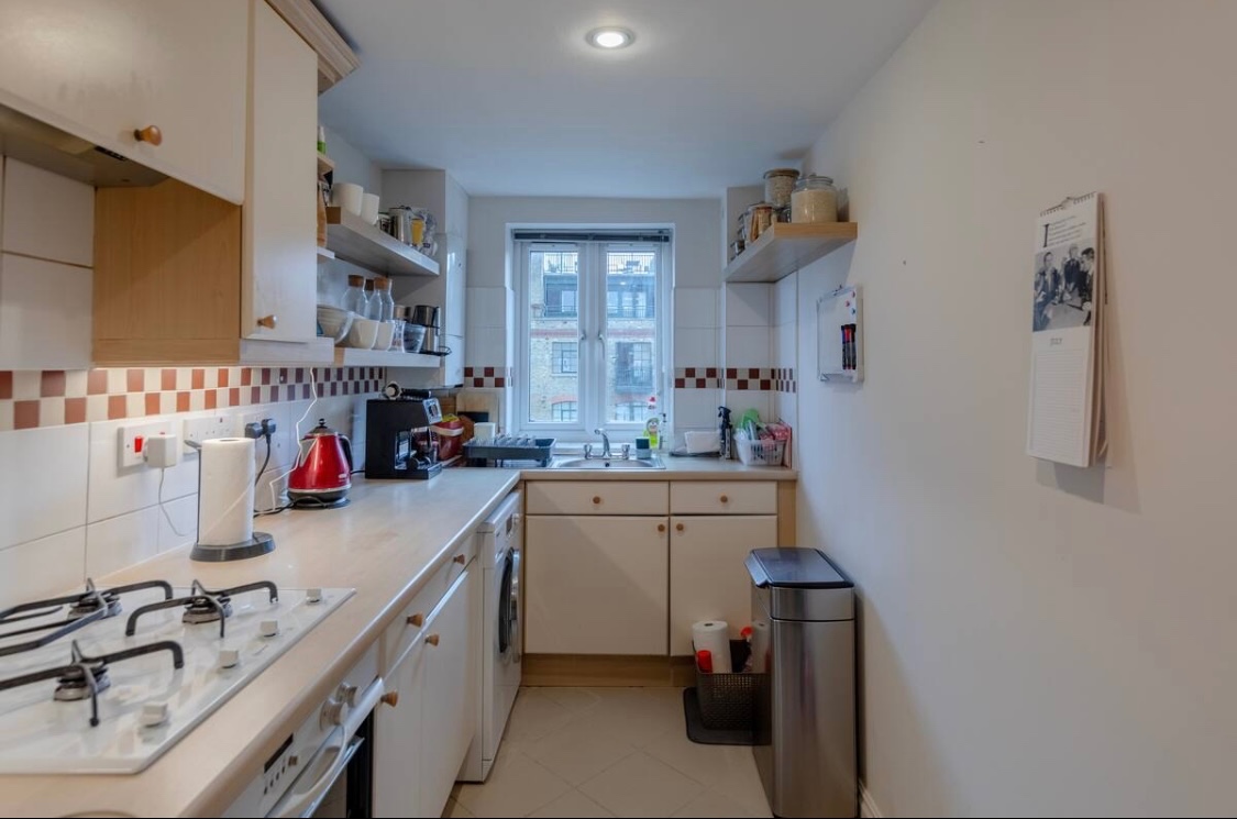 2 Bed Flat, Calder Court, SE16 photo 5