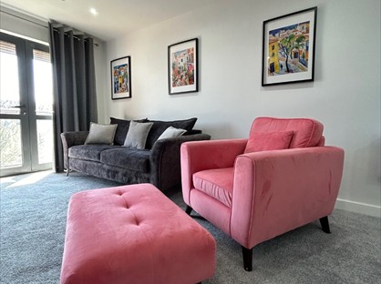 2 Bed Flat, The Reach, L3