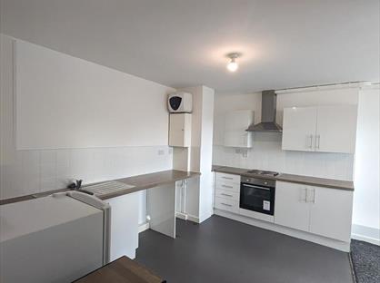 1 Bed Flat, Church Street, WV14