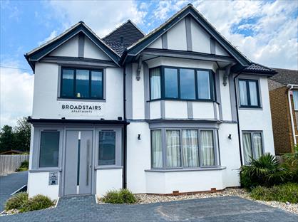 2 Bed Flat, Gladstone Road, CT10