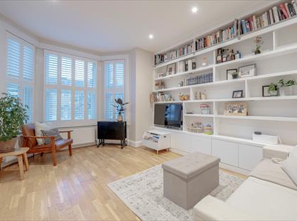 2 Bed Flat, Valmar Road, SE5