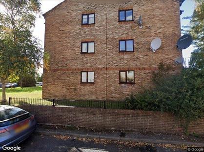 Studio Flat, Trevose House, SL2