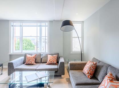 2 Bed Flat, Hill Street, W1J