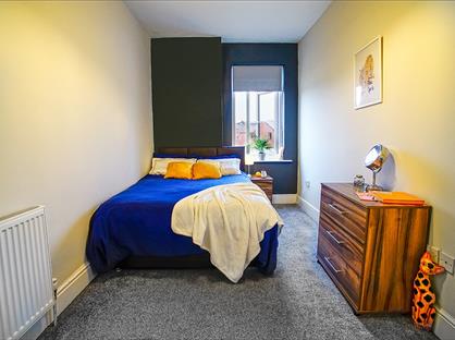 Room in a Shared House, Trafford Road, M30