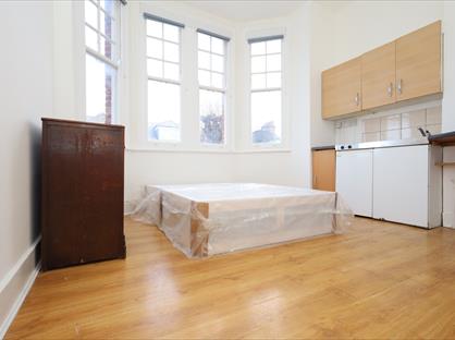 Studio Flat, Cranwich Road, N16