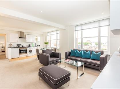 2 Bed Flat, Hill Street, W1J