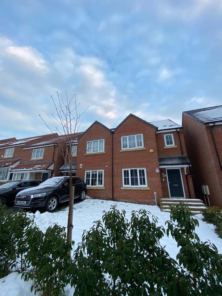 3 Bed Semi-Detached House, Brook Rise, LS27