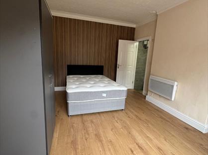 Studio Flat, Ashburnham Road, LU1