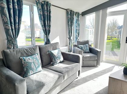 2 Bed Mobile Home, London Road, NR33