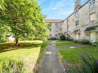 2 Bed Maisonette, Stone Manor, GL5