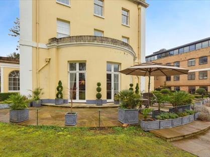 2 Bed Flat, Westhorpe House, SL7