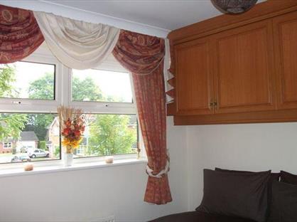 Room in a Shared House, Kemp Avenue, OL11