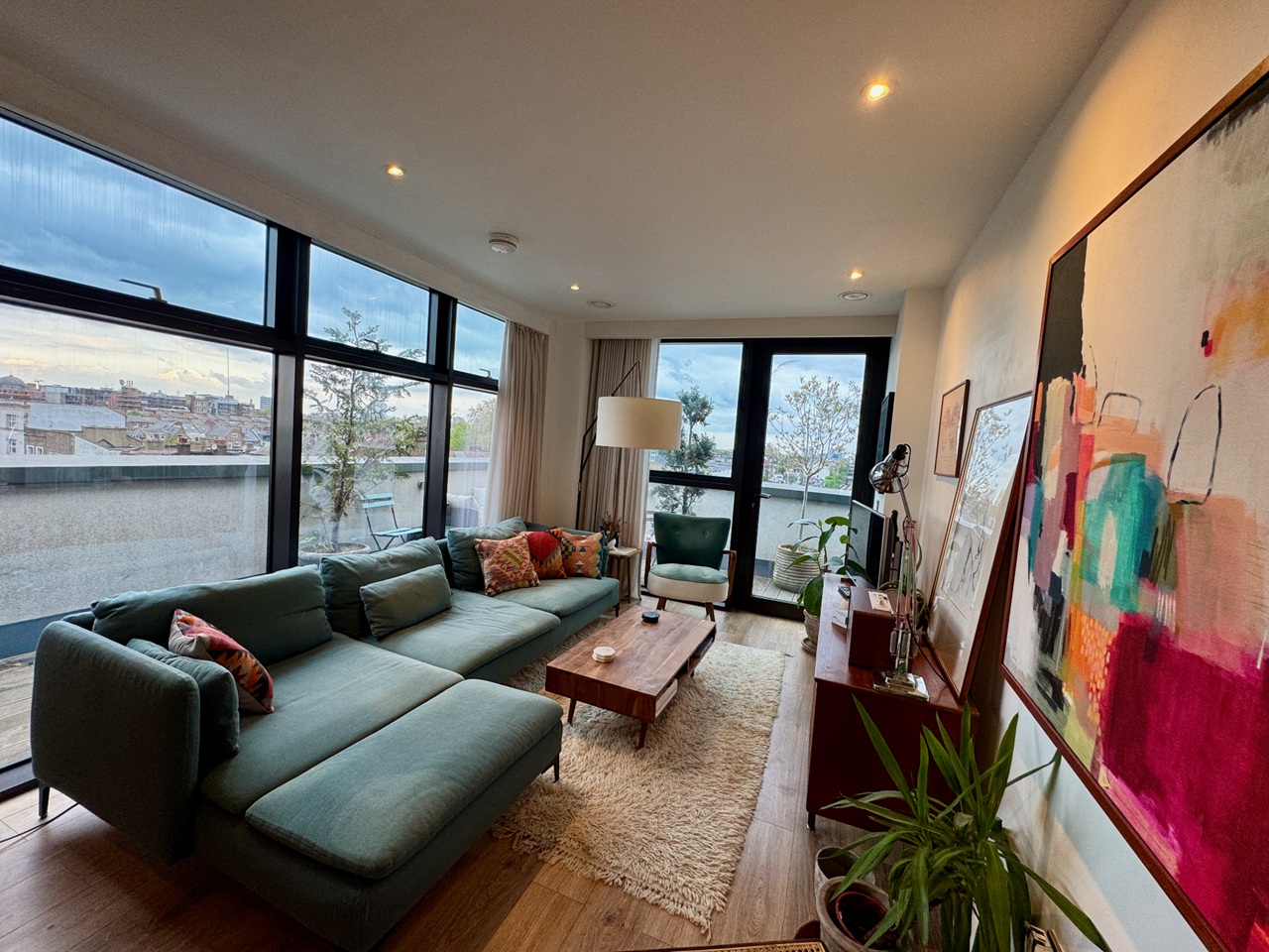 2 Bed Flat, Kingsland High Street, E8 photo 4
