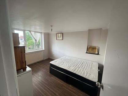 3 Bed Flat, Taunton Way, HA7