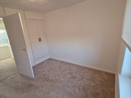 3 Bed Terraced House, Dunvegan Avenue, ML5