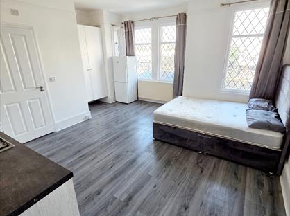 1 Bed Flat, Station Road, E4