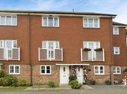 4 Bed Terraced House, Hambrook Road, ME6