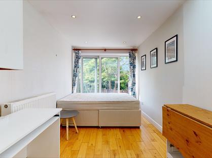 Room in a Shared Flat, Lillie Road, SW6