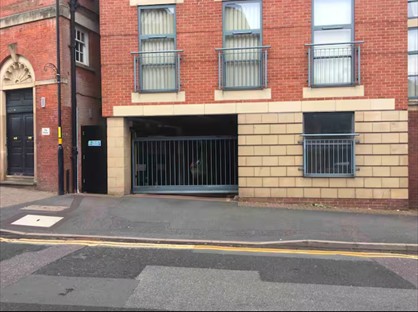 2 Bed Flat, The Florins, B72