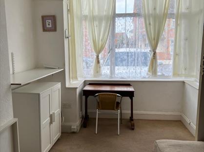 1 Bed Flat, Priory Avenue, TA1