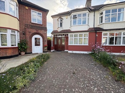 4 Bed Semi-Detached House, The Rowans, N13