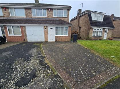 3 Bed Semi-Detached House, Spring Parklands, DY1
