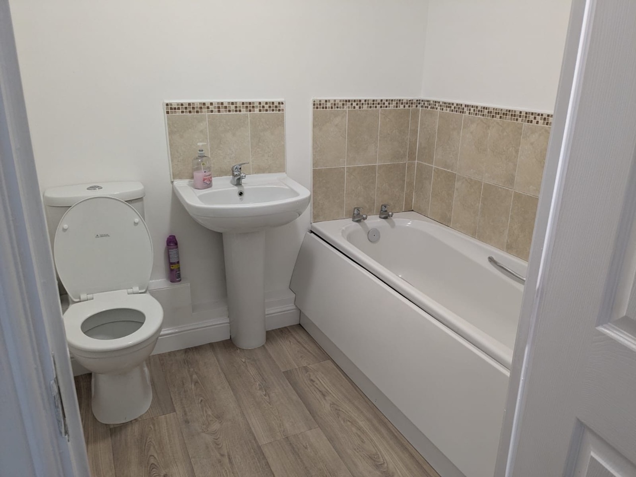 Additional image 6 of 2 Bed Flat, Leatham Avenue, S61, N1 7GU