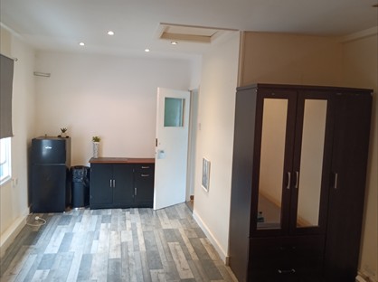 Room in a Shared Flat, Bridge Street, KT12