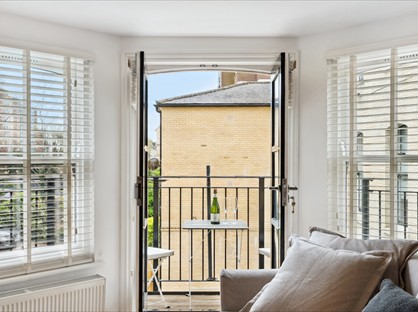 2 Bed Flat, Eaton Gardens, BN3