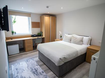 Room in a Shared Flat, St. Helens Road, L39