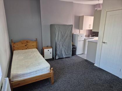 Studio Flat, Colne Road, BB9