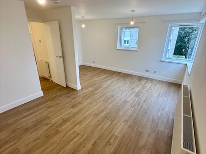 Studio Flat, St Luke's Road, TQ2