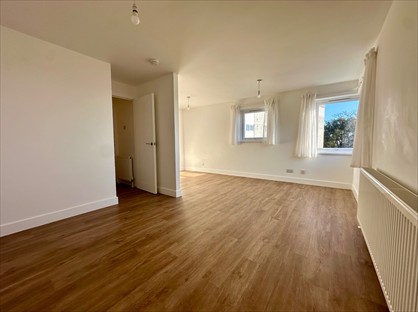 Studio Flat, St Luke's Road, TQ2